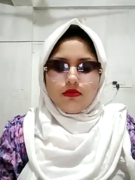 Snapshot of Nusrat-N chatting on April 2026 11:04:01 PM Nusrat-N online show from April 2026 11:04:01 PM