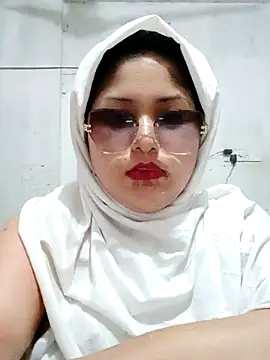 Snapshot of Nusrat-N chatting on April 2026 01:10:01 AM Nusrat-N online show from April 2026 01:10:01 AM