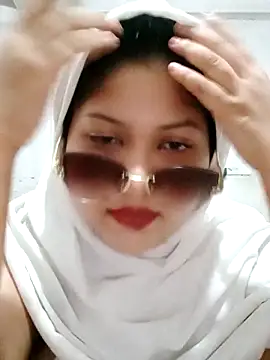 Snapshot of Nusrat-N chatting on April 2026 12:50:02 AM Nusrat-N online show from April 2026 12:50:02 AM