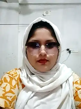 Snapshot of Nusrat-N chatting on April 2026 01:32:02 PM Nusrat-N online show from April 2026 01:32:02 PM