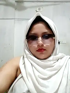 Snapshot of Nusrat-N chatting on April 2026 12:25:01 PM Nusrat-N online show from April 2026 12:25:01 PM