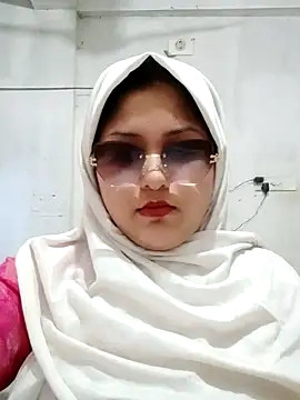 Snapshot of Nusrat-N chatting on April 2026 07:39:01 AM Nusrat-N online show from April 2026 07:39:01 AM