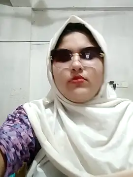 Snapshot of Nusrat-N chatting on May 2026 03:35:02 AM Nusrat-N online show from May 2026 03:35:02 AM