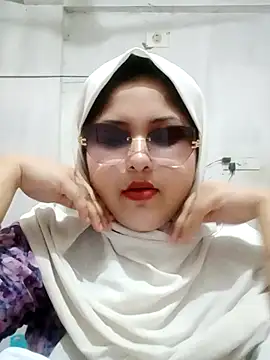 Snapshot of Nusrat-N chatting on May 2026 04:07:02 AM Nusrat-N online show from May 2026 04:07:02 AM