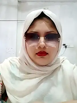 Snapshot of Nusrat-N chatting on June 2026 03:48:02 AM Nusrat-N online show from June 2026 03:48:02 AM