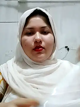 Snapshot of Nusrat-N chatting on July 2026 04:20:02 PM Nusrat-N online show from July 2026 04:20:02 PM