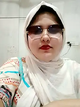 Snapshot of Nusrat-N chatting on July 2026 01:58:33 AM Nusrat-N online show from July 2026 01:58:33 AM