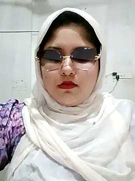 Snapshot of Nusrat-N chatting on July 2026 04:27:02 PM Nusrat-N online show from July 2026 04:27:02 PM