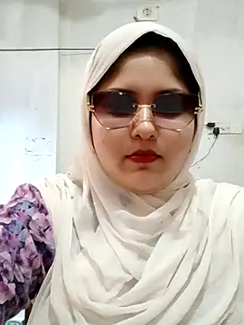Snapshot of Nusrat-N chatting on July 2026 04:32:02 AM Nusrat-N online show from July 2026 04:32:02 AM