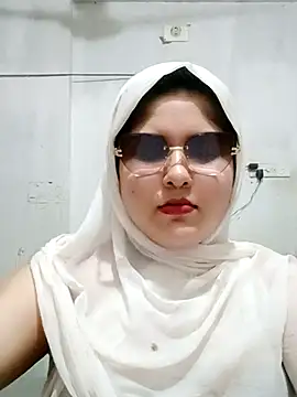 Snapshot of Nusrat-N chatting on July 2026 01:19:01 PM Nusrat-N online show from July 2026 01:19:01 PM