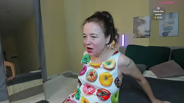 Kira Adler online show from April 2026 01:00:02 AM