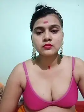 Snapshot of Kavya-Tiwari chatting on May 2026 06:04:01 PM Kavya-Tiwari online show from May 2026 06:04:01 PM