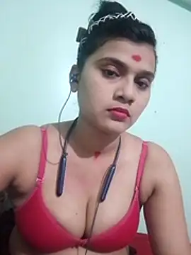Snapshot of Kavya-Tiwari chatting on May 2026 06:45:02 PM Kavya-Tiwari online show from May 2026 06:45:02 PM