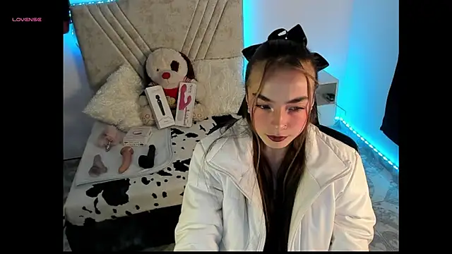 Mia Victoria22 online show from April 2026 03:11:01 AM