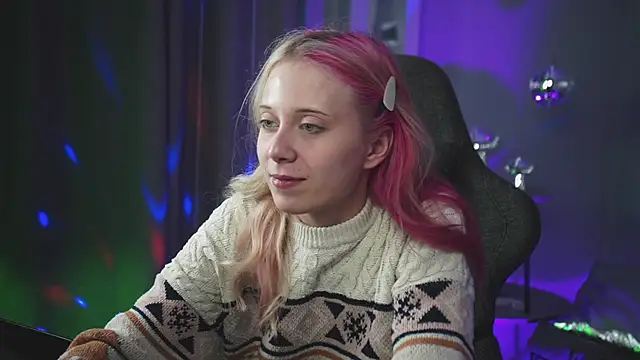 Snapshot of SakuraBliss chatting on October 2025 01:23:01 PM SakuraBliss online show from October 2025 01:23:01 PM