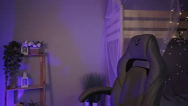 Snapshot of SakuraBliss chatting on October 2025 04:51:02 PM SakuraBliss online show from October 2025 04:51:02 PM