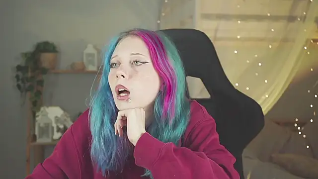 Snapshot of SakuraBliss chatting on November 2025 07:58:01 PM SakuraBliss online show from November 2025 07:58:01 PM