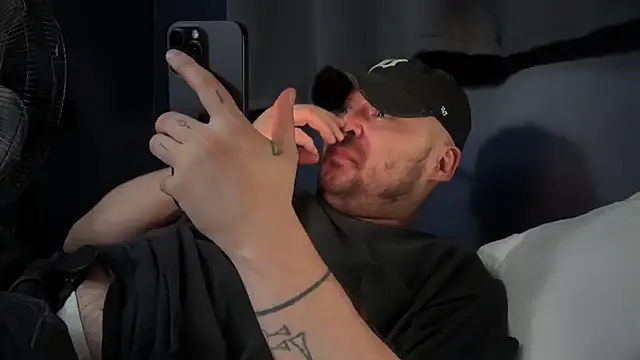 Snapshot of rough1985 chatting on September 2025 05:53:02 AM rough1985 online show from September 2025 05:53:02 AM