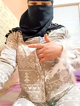 Snapshot of _Laiali_ chatting on November 2025 11:21:01 AM Laiali online show from November 2025 11:21:01 AM