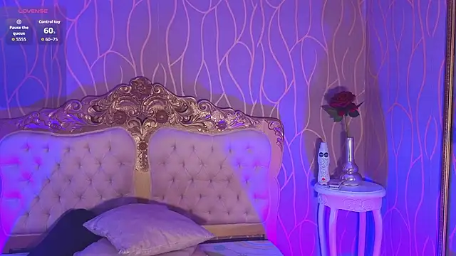 Anamonrroe online show from April 2026 08:09:01 PM