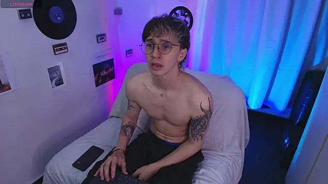 Snapshot of Nick_Bangover_ chatting on June 2026 10:37:01 PM Nick Bangover online show from June 2026 10:37:01 PM