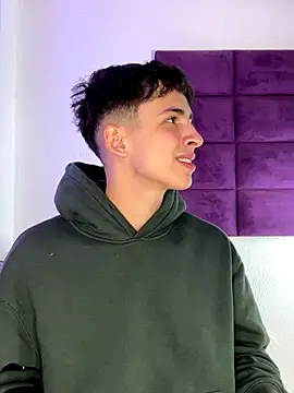 AdrianRinaldi online show from September 2025 08:30:02 PM