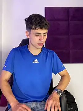 AdrianRinaldi online show from September 2025 08:33:02 PM