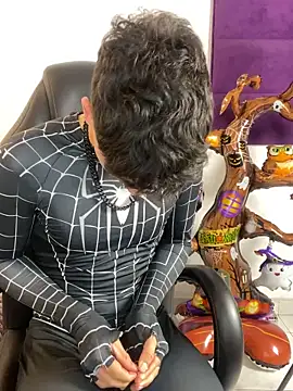 AdrianRinaldi online show from October 2025 08:05:01 PM