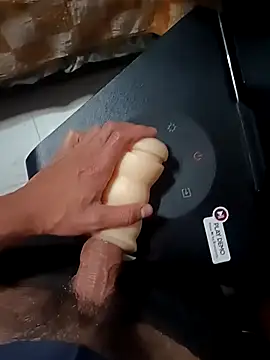 Snapshot of santiidamm chatting on November 2025 06:18:02 AM santiidamm online show from November 2025 06:18:02 AM