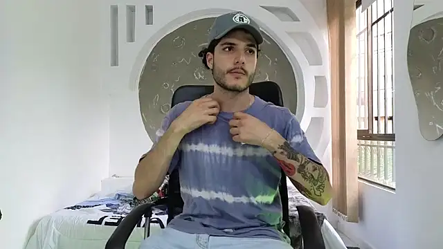 Snapshot of Rafael_Mendezz chatting on November 2025 08:30:01 PM Rafael Mendezz online show from November 2025 08:30:01 PM