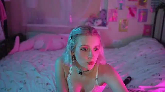 Snapshot of lil_tweety chatting on September 2025 06:33:02 PM lil tweety online show from September 2025 06:33:02 PM