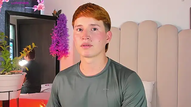 Snapshot of Eragonbooy chatting on April 2026 08:17:01 PM Eragonbooy online show from April 2026 08:17:01 PM