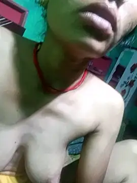 Snapshot of Shreya-couple chatting on September 2025 01:05:02 PM Shreya-couple online show from September 2025 01:05:02 PM