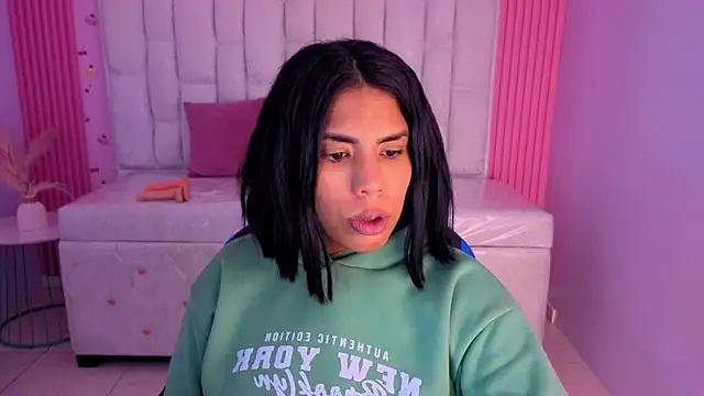 ambar fox s online show from April 2026 08:02:02 PM