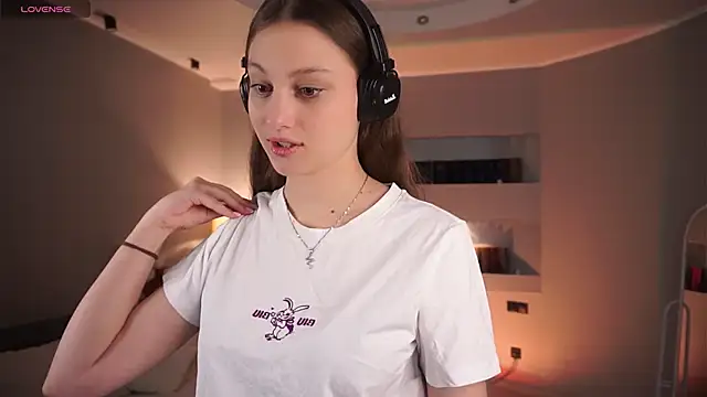 Snapshot of MercBoone chatting on November 2025 04:51:02 PM MercBoone online show from November 2025 04:51:02 PM