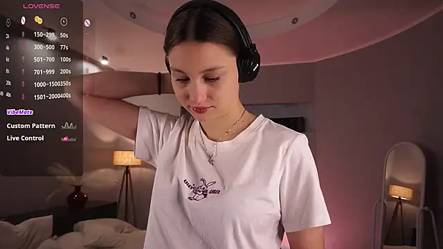 Snapshot of MercBoone chatting on November 2025 09:58:01 AM MercBoone online show from November 2025 09:58:01 AM