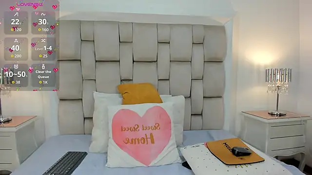 frehia dimou online show from October 2025 11:40:01 AM