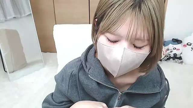 Snapshot of yuna_rin chatting on April 2026 11:26:02 AM yuna rin online show from April 2026 11:26:02 AM