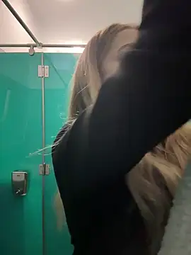 Snapshot of BabyAnais chatting on November 2025 01:22:02 PM BabyAnais online show from November 2025 01:22:02 PM