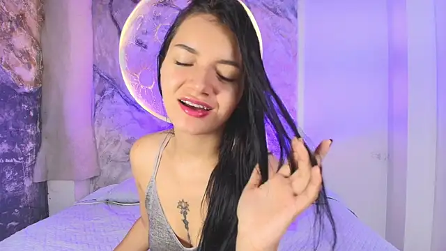 Snapshot of RoxanaBorns_ chatting on October 2025 12:36:02 PM RoxanaBorns  online show from October 2025 12:36:02 PM