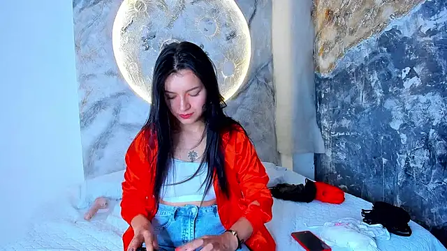 Snapshot of RoxanaBorns_ chatting on October 2025 12:30:01 PM RoxanaBorns  online show from October 2025 12:30:01 PM