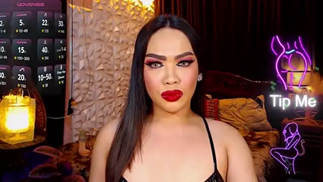 GODDESSHUGECOCKANDREA online show from April 2026 12:41:01 PM