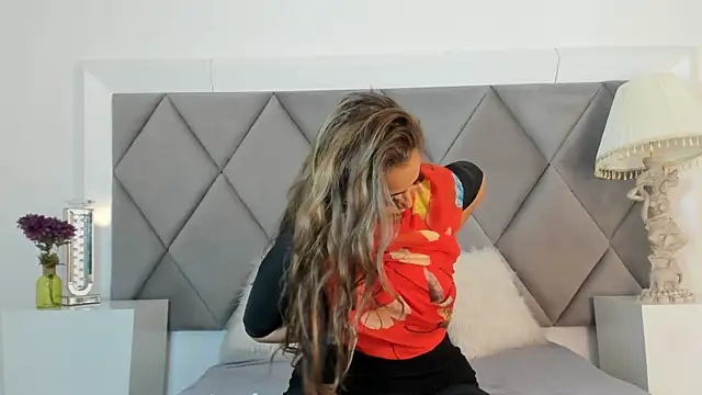 Snapshot of GiadaRizzo chatting on November 2025 06:21:01 PM GiadaRizzo online show from November 2025 06:21:01 PM