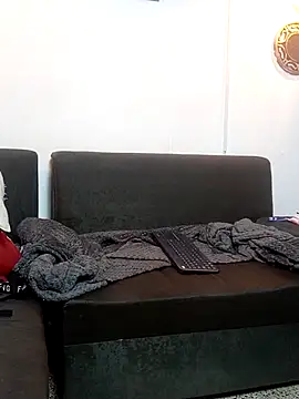 naomi campbel  online show from September 2025 01:24:01 PM