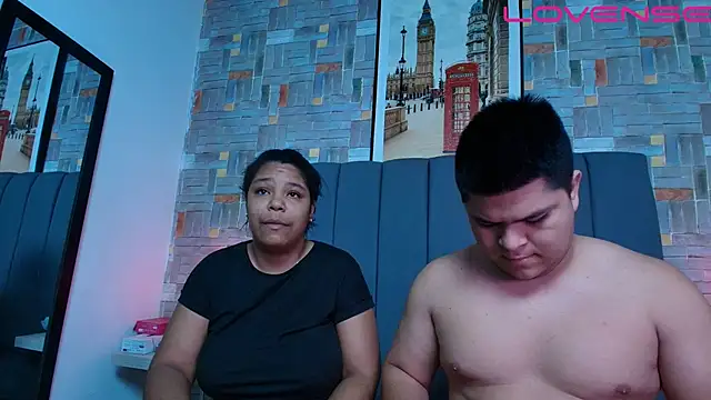 naomi campbel  online show from March 2026 02:39:02 PM