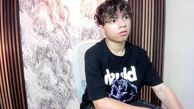 Snapshot of Honeymoon_sariel chatting on March 2026 01:00:01 PM Honeymoon sariel online show from March 2026 01:00:01 PM