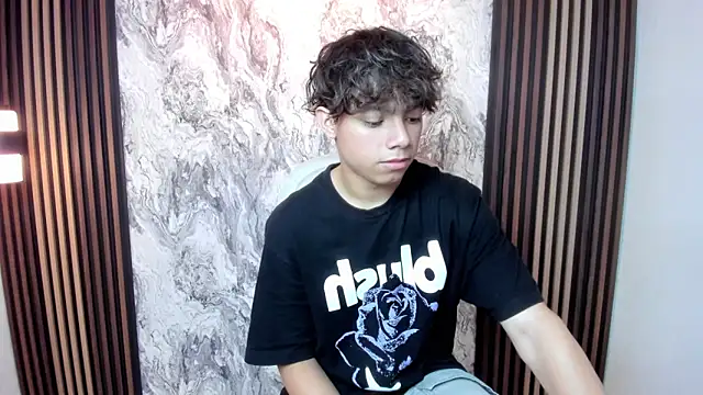 Snapshot of Honeymoon_sariel chatting on April 2026 01:42:02 PM Honeymoon sariel online show from April 2026 01:42:02 PM