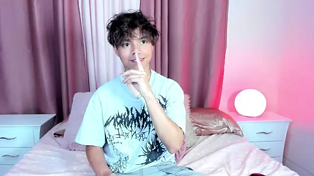 Snapshot of Honeymoon_sariel chatting on April 2026 01:34:01 PM Honeymoon sariel online show from April 2026 01:34:01 PM