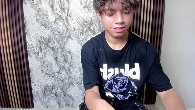 Snapshot of Honeymoon_sariel chatting on April 2026 01:35:02 PM Honeymoon sariel online show from April 2026 01:35:02 PM