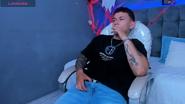 Thomas moon online show from November 2025 09:27:02 PM